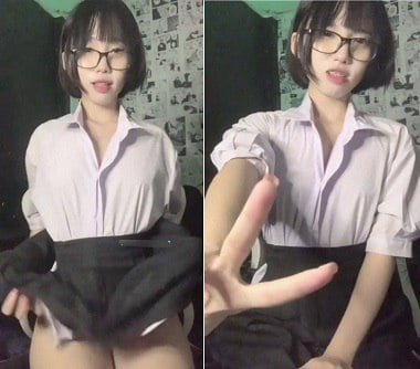 Học sinh búp bê tự sướng rồi bị đụ